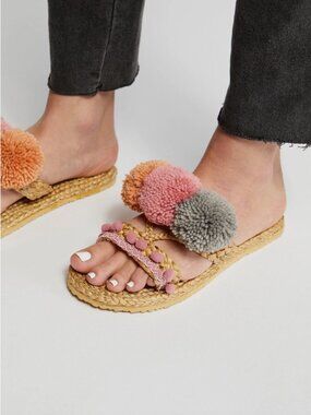 NEW Free People Aruba Pom Pom Sandal size small (6) MSRP: $78